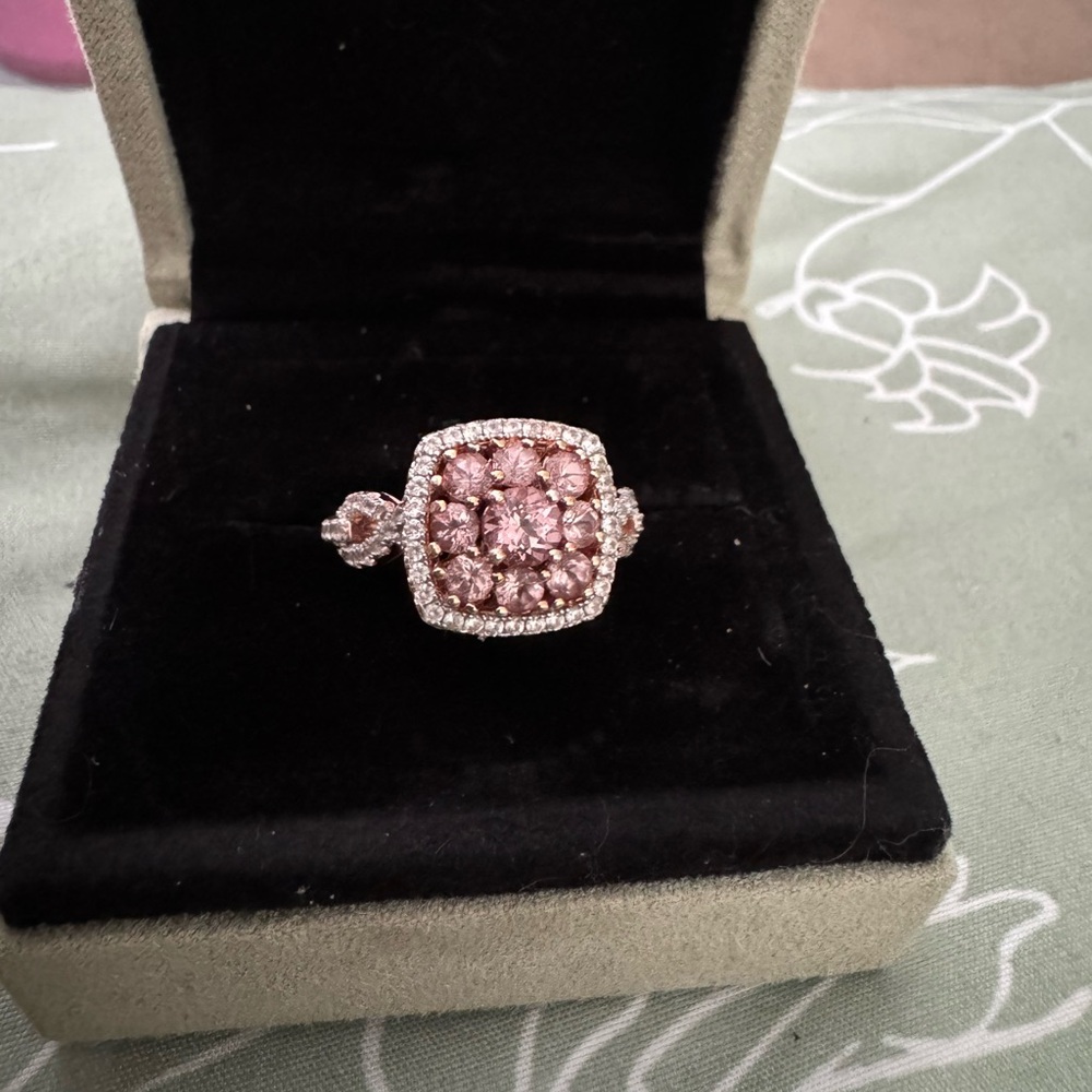 Beautiful pink kunzite and moissanite ring